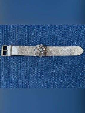 MIMCO Genuine Leather Flower Statement Cuff Bracelet – Gold / Silver